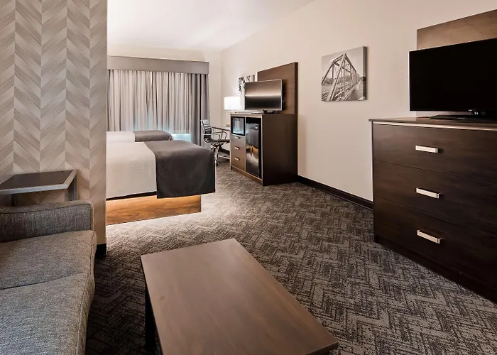 Best Western Plus Parkside Inn & Suites